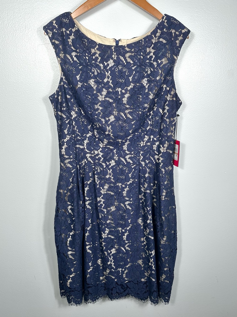Vince Camuto Navy Lace Overlay Sheath Elegant Evening Dress NWT Size 12 Pockets